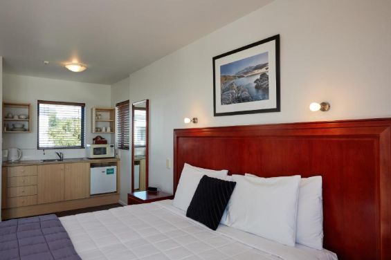 Executive Studio bed
