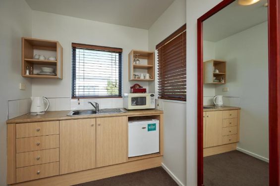 Executive Studio 2 kitchenette