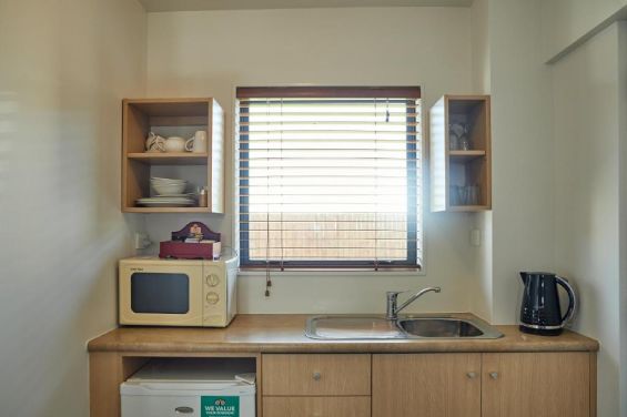 Triple Executive Studio kitchenette