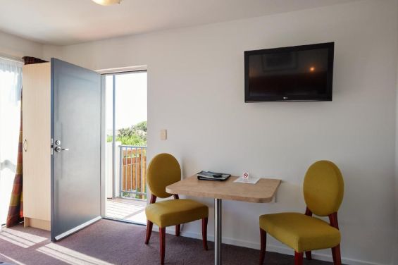 Executive One-Bedroom Suite table